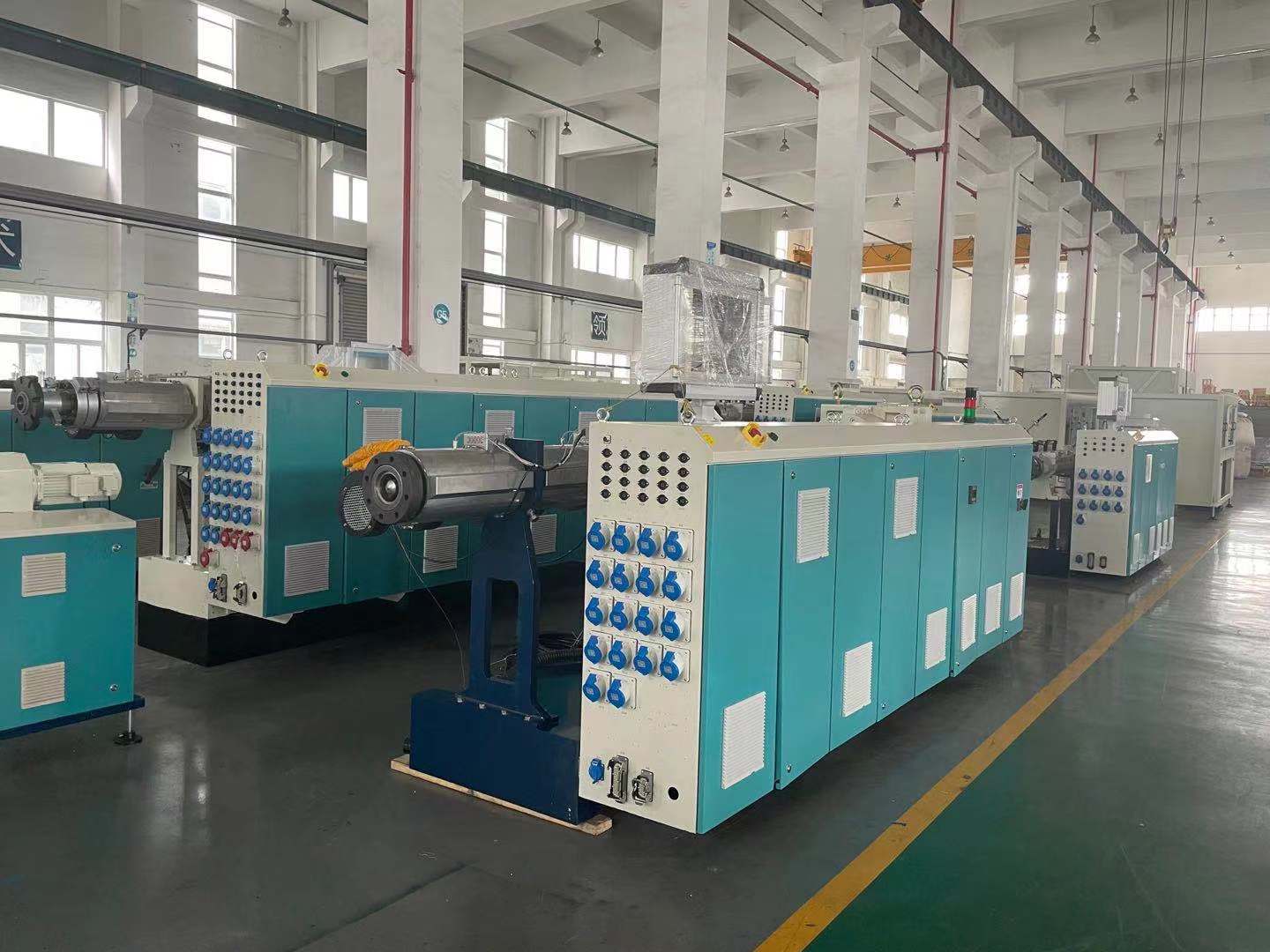 Principle of twin screw plastic extruder